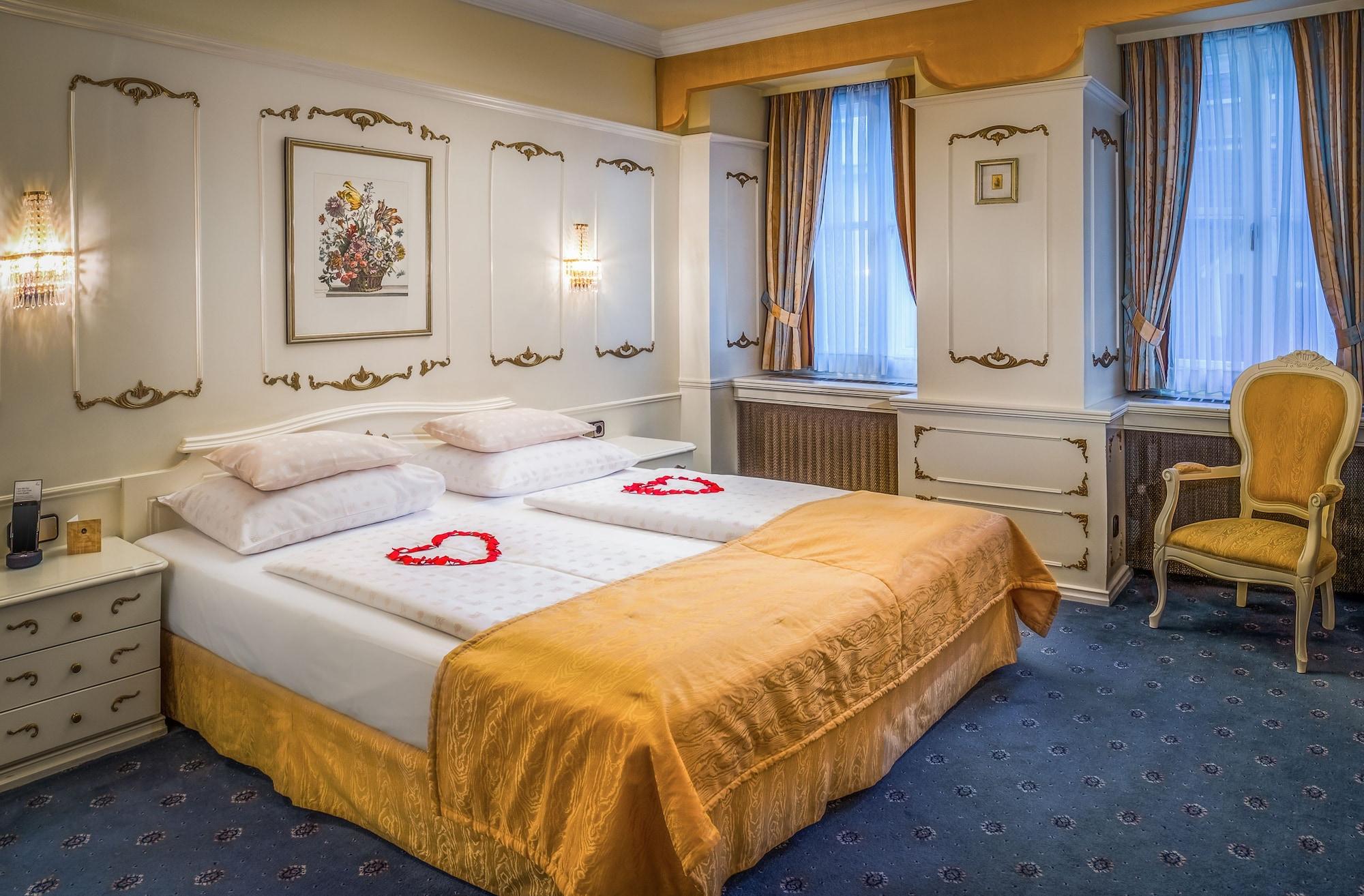 Hotel Schlosshotel Roemischer Kaiser 4*